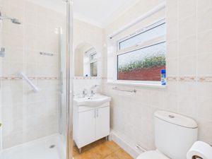 Downstairs shower room- click for photo gallery